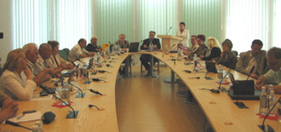 Принято решение о сокращении учебных часов в учреждениях неформального развития - В Висагинасе