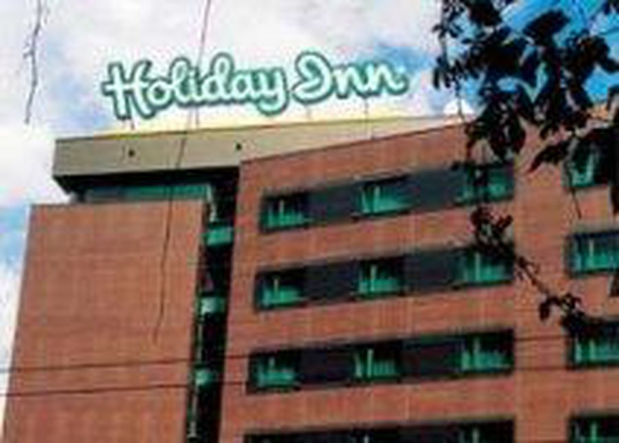 Литовские граждане предпочитают работать в английских гостиницах и ресторанах, но никак не в литовских - Литва и страны Балтии