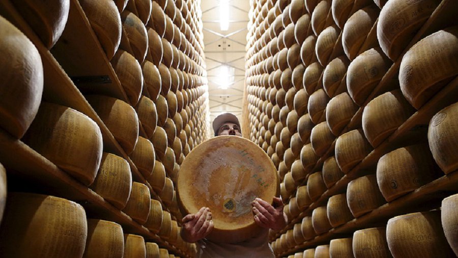 Минфин хочет приравнять ввоз санкционной продукции к уголовно наказуемой контрабанде - В Мире