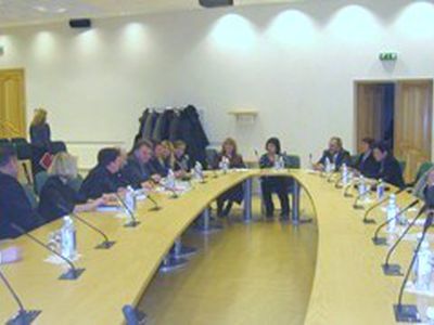 Объединение висагинских профсоюзов выражает солидарность с требованиями учительского профсоюза

 - В Висагинасе