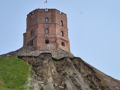 У подножия горы Гедиминаса обнаружена взрывчатка - Литва и страны Балтии