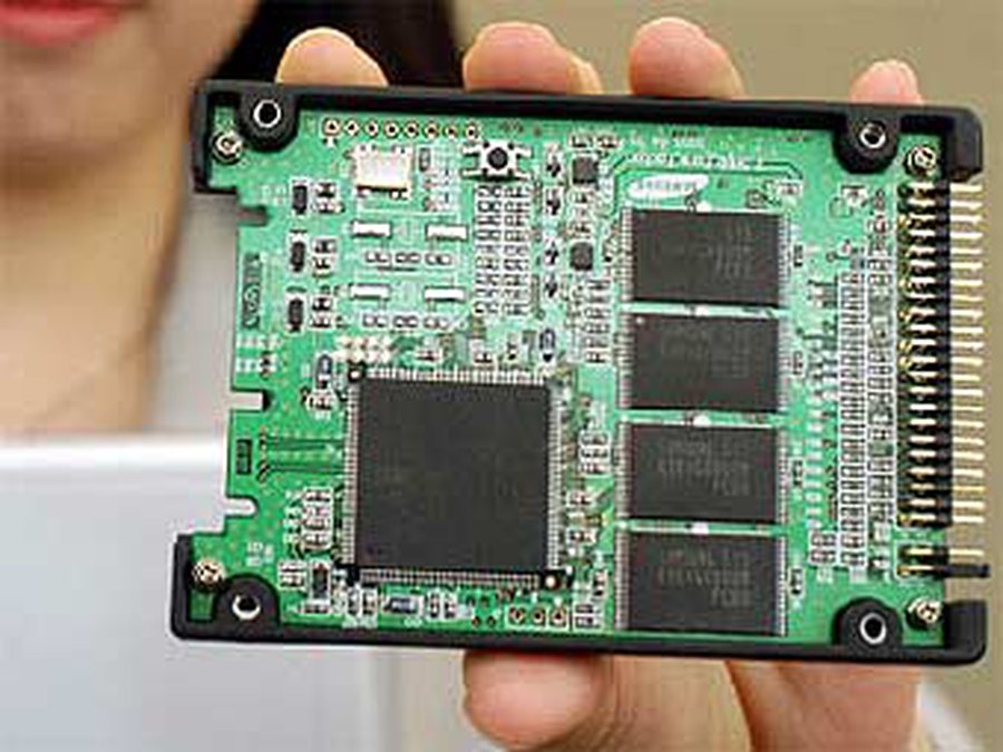 Google переведет свои сервера на флэш-память - IT новости