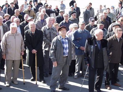 В Литве собрано почти 90 тыс. подписей против планов увеличить пенсионный возраст до 67 лет - Литва и страны Балтии