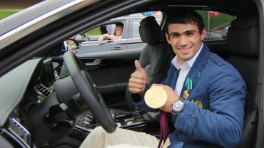 Олимпиада принесла российским спортсменам медали, машины и квартиры