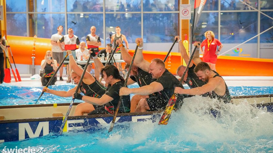 Зима не помеха: успех висагинских гребцов на лодках-драконах - Висагинас и висагинцы