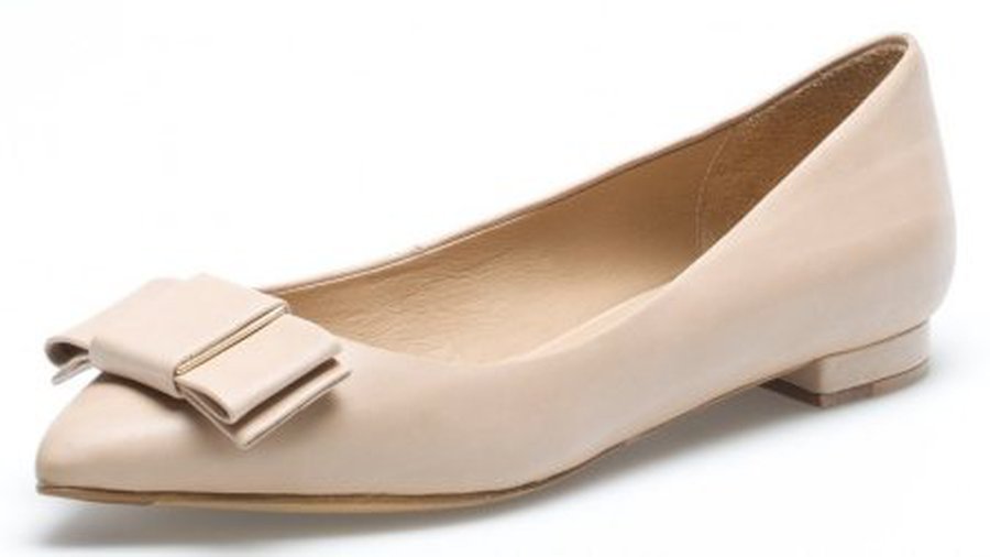 Завистливый японец налил в туфли женщины кислоту - Происшествия и криминал