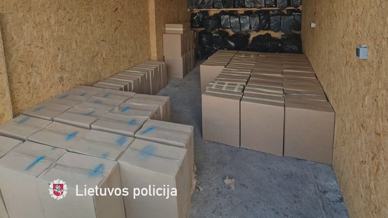57 400 пачек контрабандных сигарет обнаружили криминалисты полиции Утенского округа - Происшествия и криминал