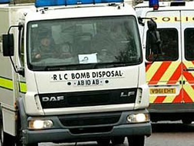 Британские полицейские взорвали неправильно припаркованный автомобиль - Хобби, отдых и развлечения