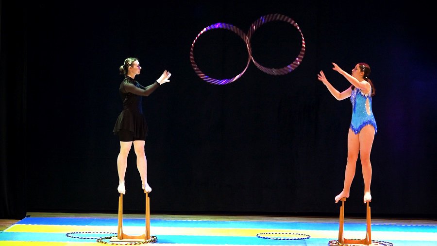 Праздник грации и отваги: в цирковой студии прошёл финал учебного года (видео) - В Висагинасе