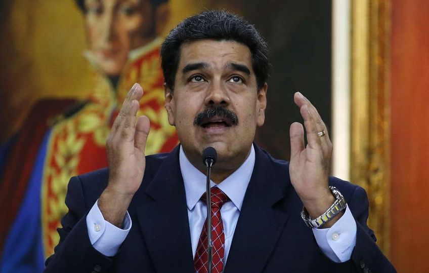 Мадуро назвал безумием слова Трампа о возможной отправке военных в Венесуэлу