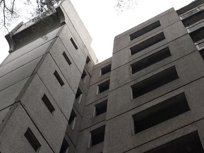 Начался снос недостроенных домов на аллее Седулинос (видео) - В Висагинасе