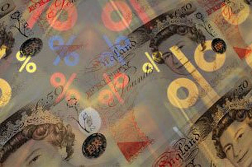 Госдолг Великобритании впервые в истории поднялся выше £1 трлн