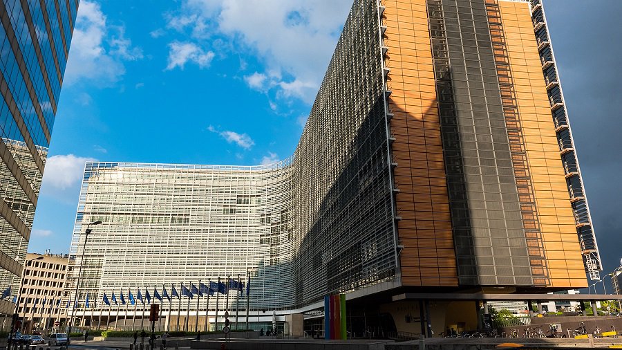 Цифры - лучше, жизнь - та же. Как и почему ЕК пытается заставить страны ЕС повысить зарплаты - Литва и страны Балтии