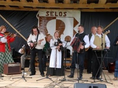 Музыканты местности деревни Села - В Висагинасе