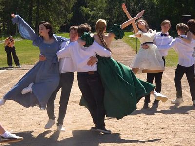 Последний звонок: трогательное прощание со школой (видео) - В Висагинасе