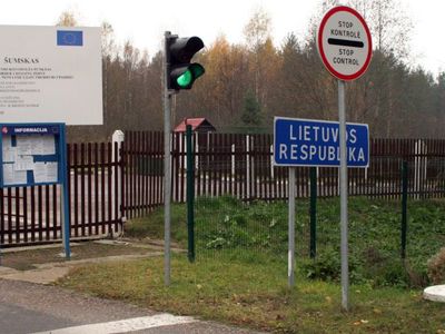 Литовский пограничник прострелил ногу белорусу, пытавшемуся отнять у него оружие
 - Происшествия и криминал