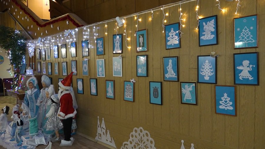 Кружева из бумаги могут заменить даже занавески на окнах (видео) - В Висагинасе