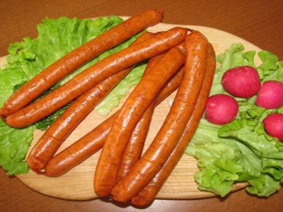 Etiketėmis „Be jokių E“ pažymėtoje dešroje ir batone rado priedų - Lietuva ir Baltijos šalys