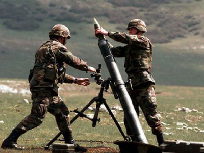 Минобороны Азербайджана сообщило об артиллерийских ударах по армянским позициям - В Мире