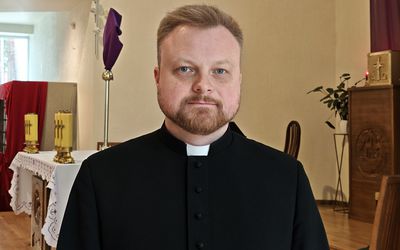 Христос воскрес! Аллилуйя! Пусть Воскресший Господь наполняет вас миром, надеждой и радостью! - Поздравления