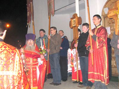 Православные христиане празднуют сегодня Пасху - самый великий и радостный праздник - В Висагинасе