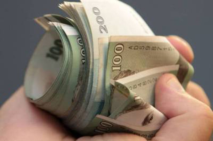 Algos labiau mažėjo valstybės sektoriuje - Lietuva ir Baltijos šalys