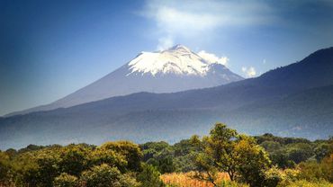 В Мексике проснулся древний вулкан Попокатепетль                                
