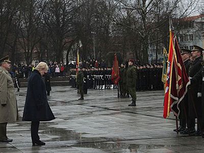 Президент Литвы пожелала армии взращивать патриотизм, а министр обороны опасается России
 - Литва и страны Балтии