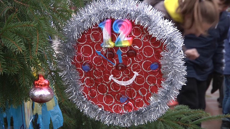 В Висагинасе появилась ещё одна новогодняя ёлка - В Висагинасе