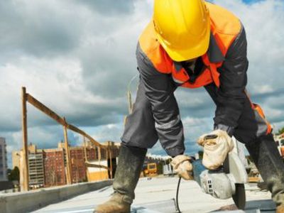 Юристы становятся строителями и ищут счастье за границей - Литва и страны Балтии