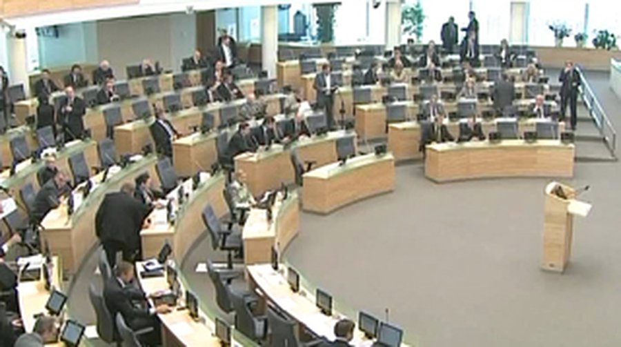 Средства на парламенсткую деятельность в Литве, использованные не по назначению, будут высчитываться из зарплаты - Литва и страны Балтии