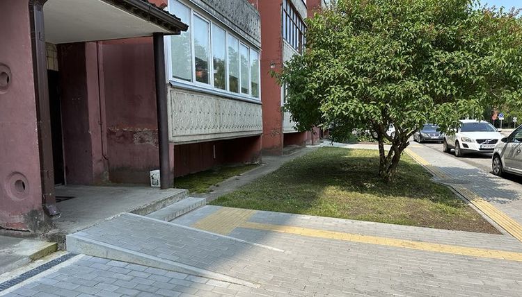 Когда будут установлены скамейки у дома Драугистес, 23?