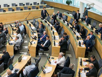 Сейм в особо срочном порядке будет решать вопрос повышения зарплат учителей - Литва и страны Балтии