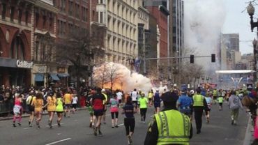 Число жертв теракта в Бостоне возросло до трех человек (более сотни пострадавших) (ВИДЕО)