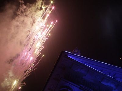 
Specialistai ragina jokiu būdu nenaudoti sušlapusios pirotechnikos - Lietuva ir Baltijos šalys