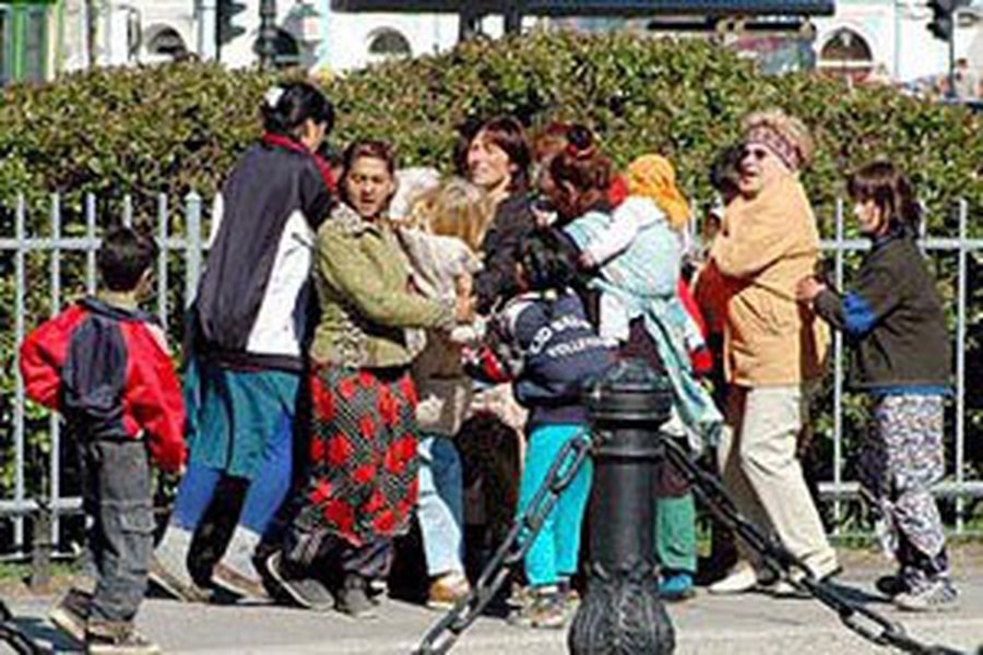 Франция выселит из страны 700 цыган - В Мире