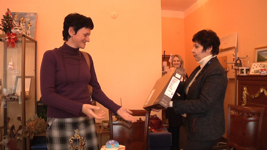 Две висагинские семьи получили специализированное компьютерное оборудование для детей, имеющих недуг - В Висагинасе