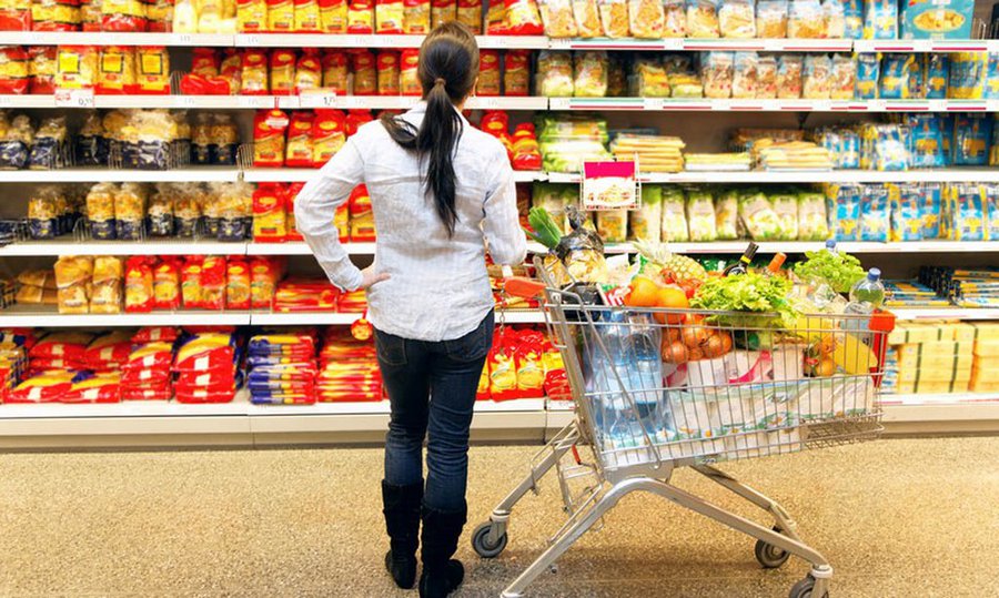 В феврале цены на товары и услуги почти не изменились - Литва и страны Балтии