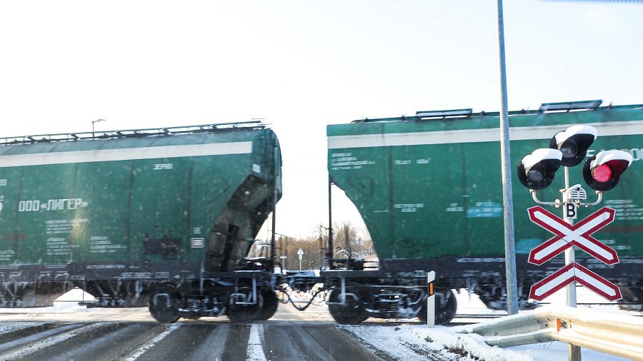 В силу вступает запрет на транспортировку из России на территорию ЕС угля и других видов твердого ископаемого топлива - В Мире