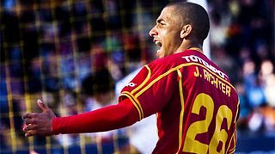 В Дании футболиста поразила молния во время матча - Культурные и спортивные мероприятия