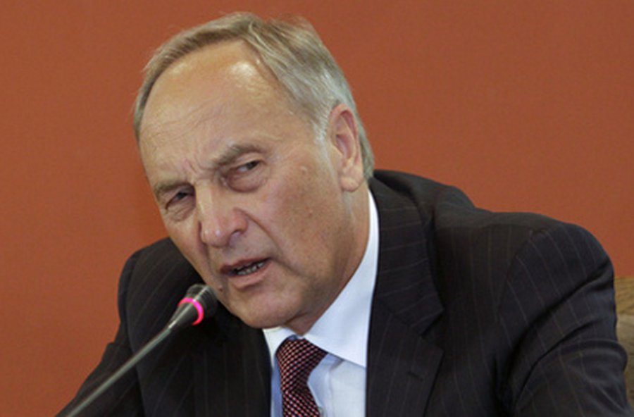 Президент Латвии готов покинуть пост из-за статуса русского языка
                                                                                    - Литва и страны Балтии