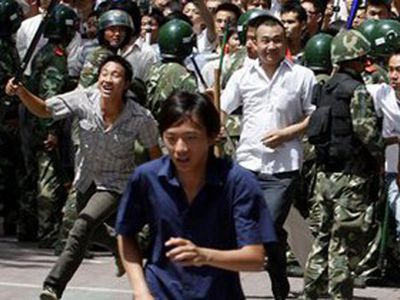 В Японии прошла многотысячная демонстрация против использования атомной энергии                                 - Энергетика