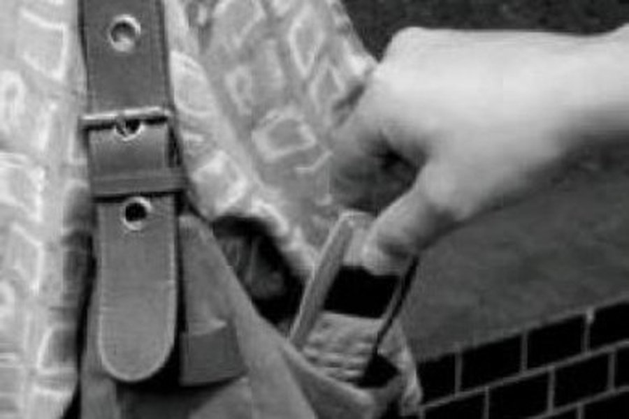 Кражи у детей и взрослых - Происшествия и криминал