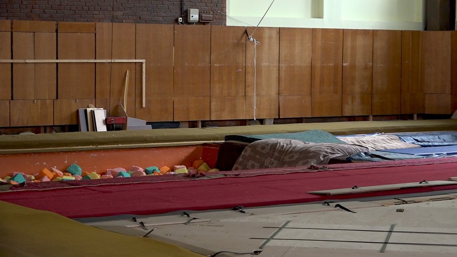 Тренировок нет — чемпионат Европы  близко: акробаты остались без зала (видео) - В Висагинасе