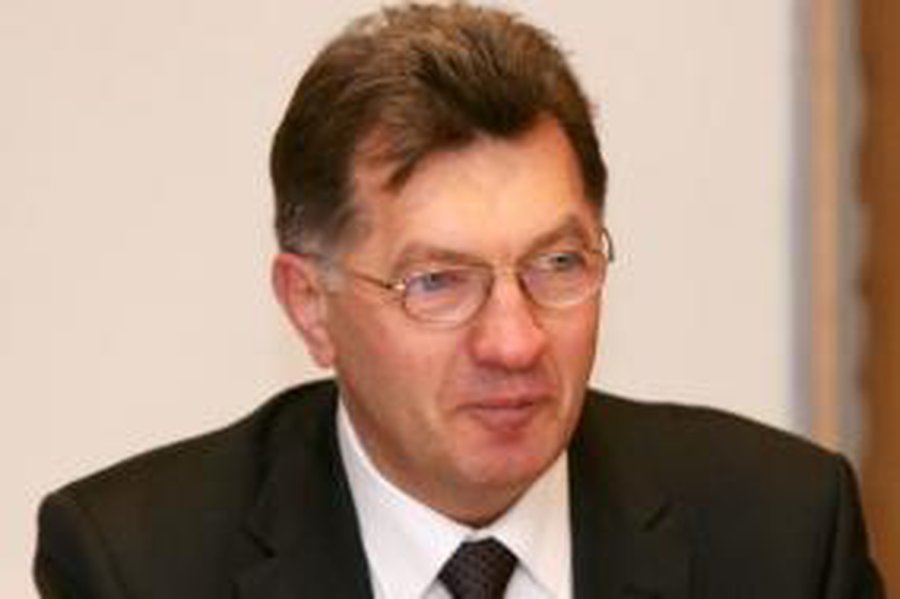 Литовский политик: Дыры бюджета затыкают даже за счет хлеба бедняков - Литва и страны Балтии