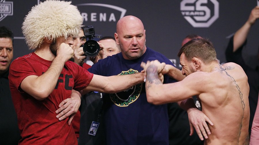 Макгрегор хотел ударить Нурмагомедова на торжественной церемонии взвешивания в Лас-Вегасе - В Мире