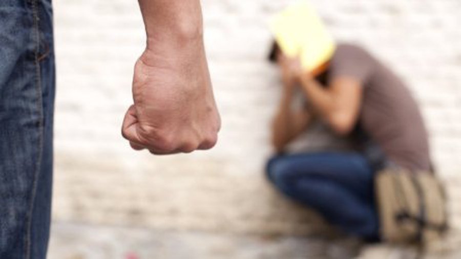 В Финляднии школьник напал на троих учителей, которым теперь требуется медицинская помощь - Происшествия и криминал