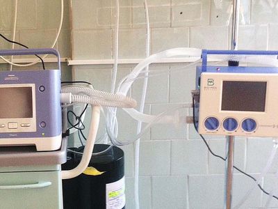 Висагинская больница получила два новых аппарата ИВЛ - В Висагинасе