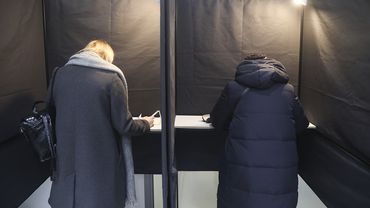 Rinkimai prasideda: jau galima balsuoti savivaldybėse ir specialiuose punktuose