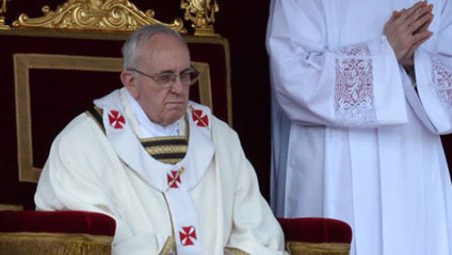 Папа Франциск заменил свой трон креслом - В Мире